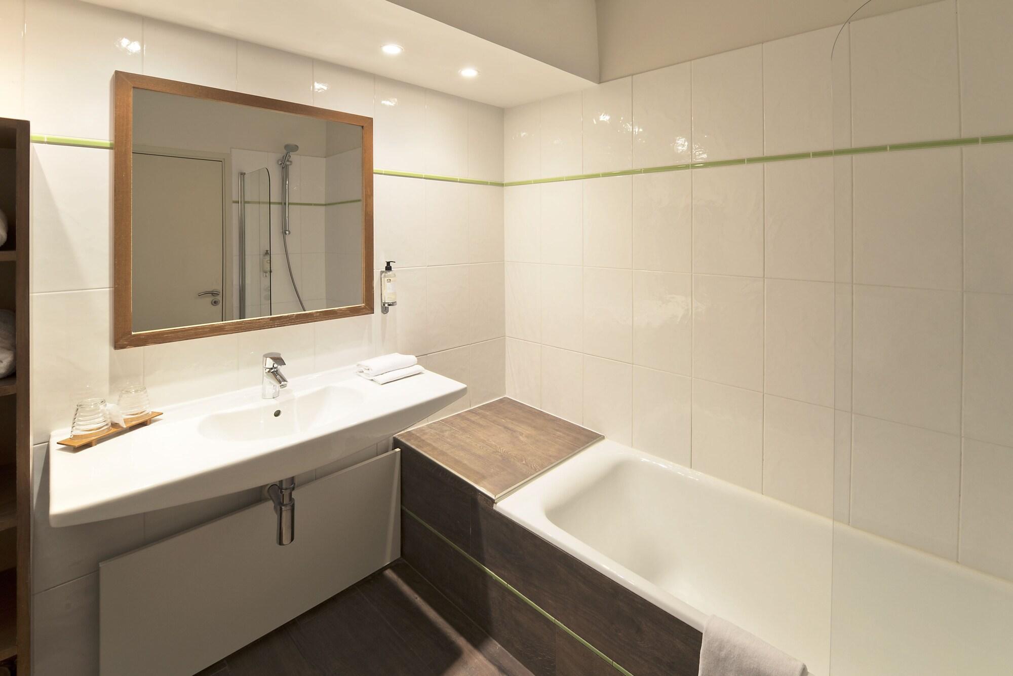 Best Western L Oree Paris Sud Saulx-les-Chartreux Exterior foto